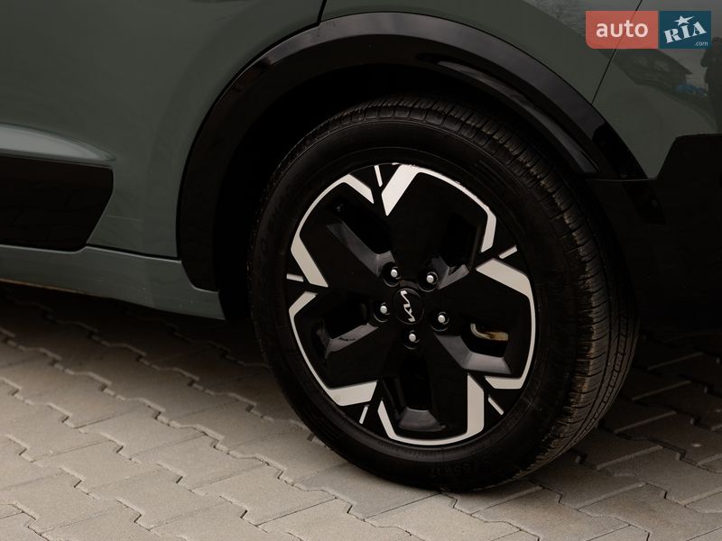 Внедорожник / Кроссовер Kia Niro 2023 в Ивано-Франковске