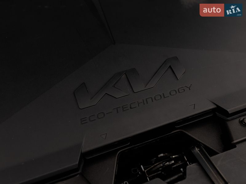 Внедорожник / Кроссовер Kia Niro 2023 в Ивано-Франковске