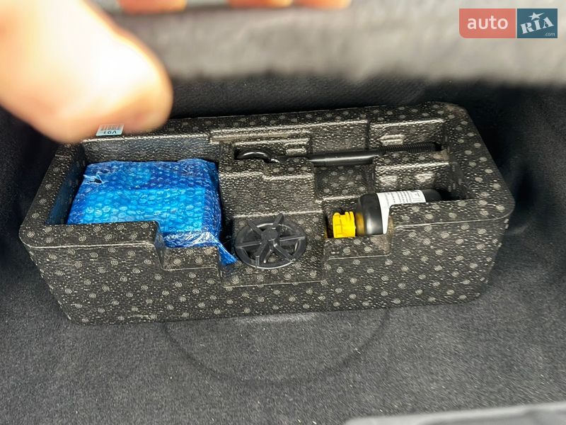 Внедорожник / Кроссовер Kia Niro 2023 в Долине