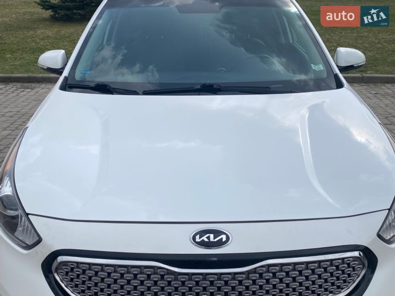 Внедорожник / Кроссовер Kia Niro 2017 в Львове