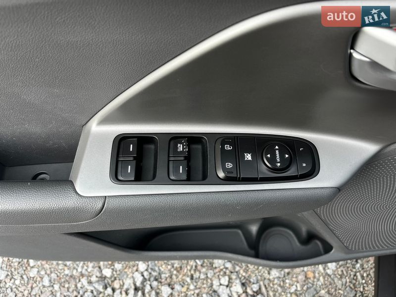 Внедорожник / Кроссовер Kia Niro 2019 в Львове фото 21 Внедорожник / Кроссовер Kia Niro 2019 в Львове