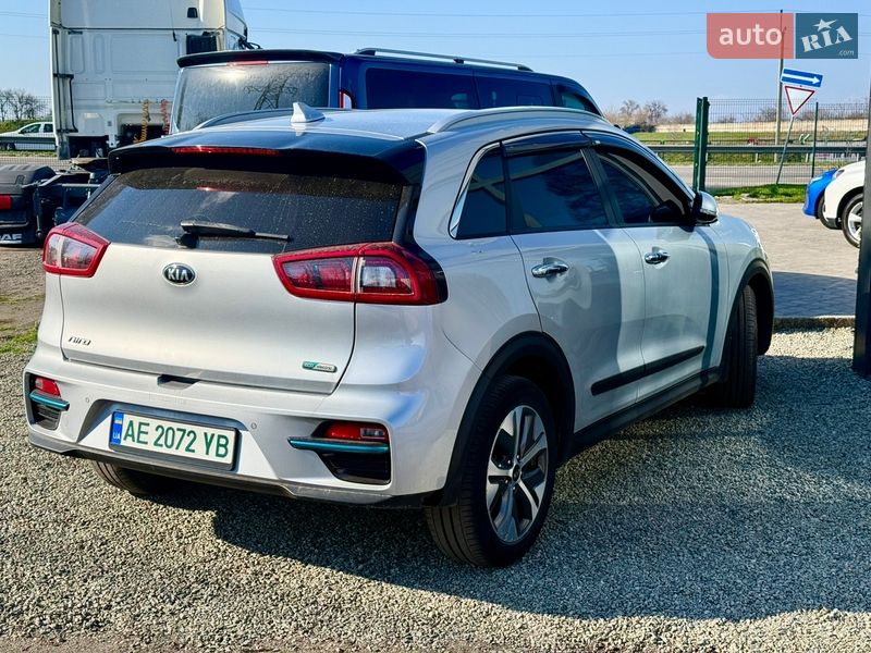 Внедорожник / Кроссовер Kia Niro 2018 в Днепре фото 4 Внедорожник / Кроссовер Kia Niro 2018 в Днепре