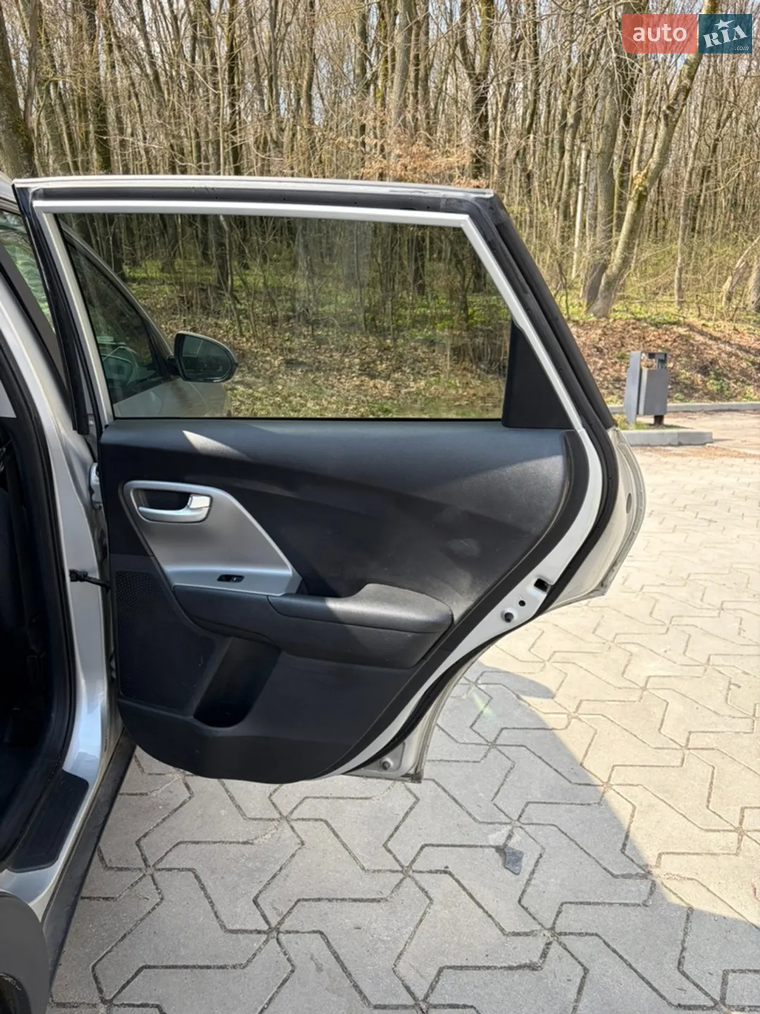 2017 Kia Niro - мініатюра 24