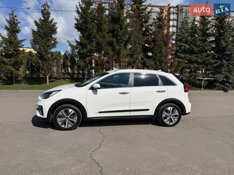 Внедорожник / Кроссовер Kia Niro 2021 в Тернополе фото 4 Внедорожник / Кроссовер Kia Niro 2021 в Тернополе