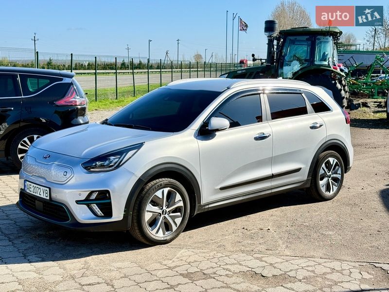Позашляховик / Кросовер Kia Niro 2018 в Дніпрі
