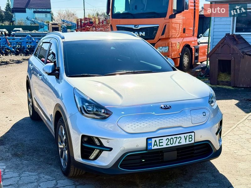 Позашляховик / Кросовер Kia Niro 2018 в Дніпрі