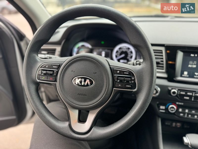 Позашляховик / Кросовер Kia Niro 2017 в Одесі