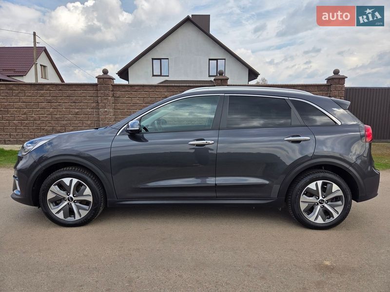 Позашляховик / Кросовер Kia Niro 2020 в Дубні фото 3 Позашляховик / Кросовер Kia Niro 2020 в Дубні
