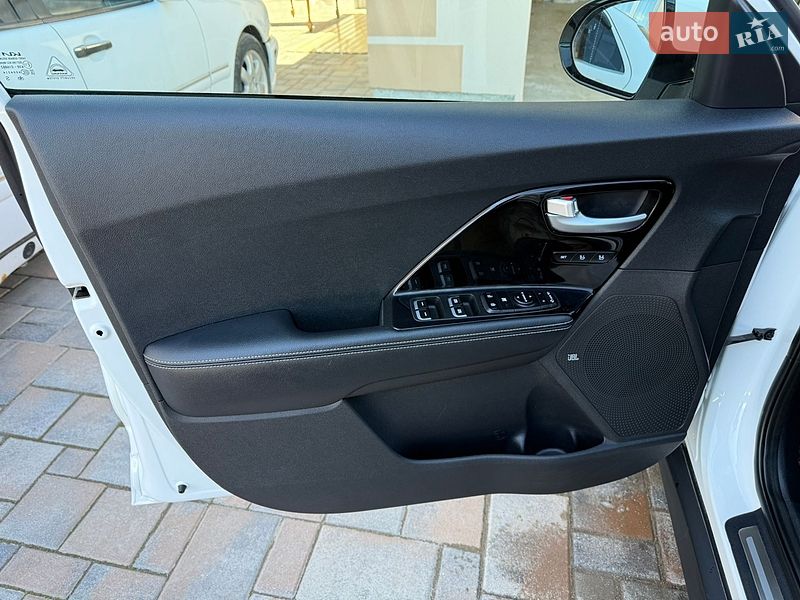 Внедорожник / Кроссовер Kia Niro 2021 в Дрогобыче