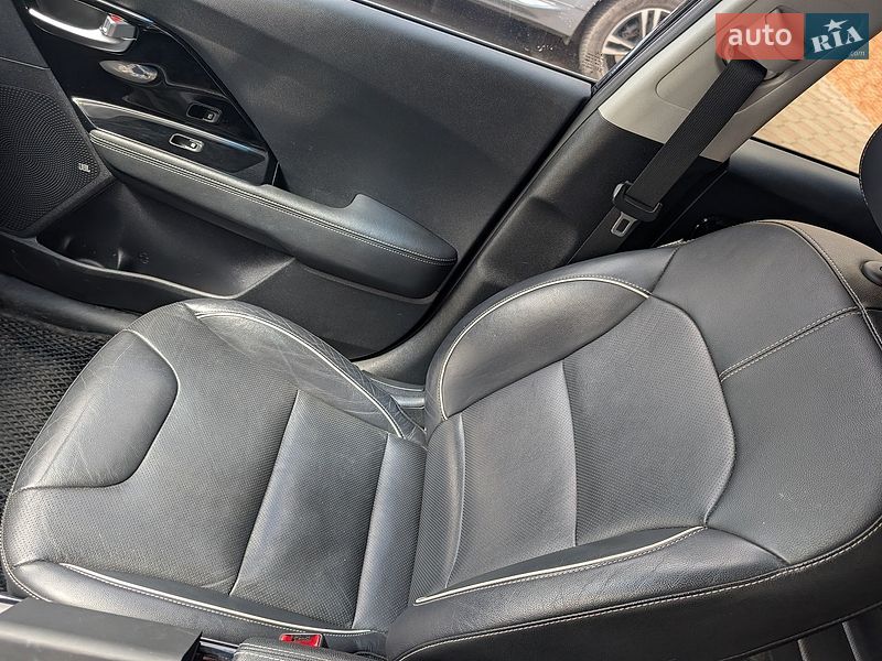 Внедорожник / Кроссовер Kia Niro 2019 в Сваляве