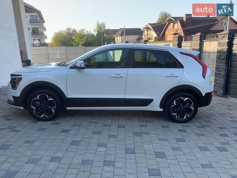 Внедорожник / Кроссовер Kia Niro 2023 в Ровно
