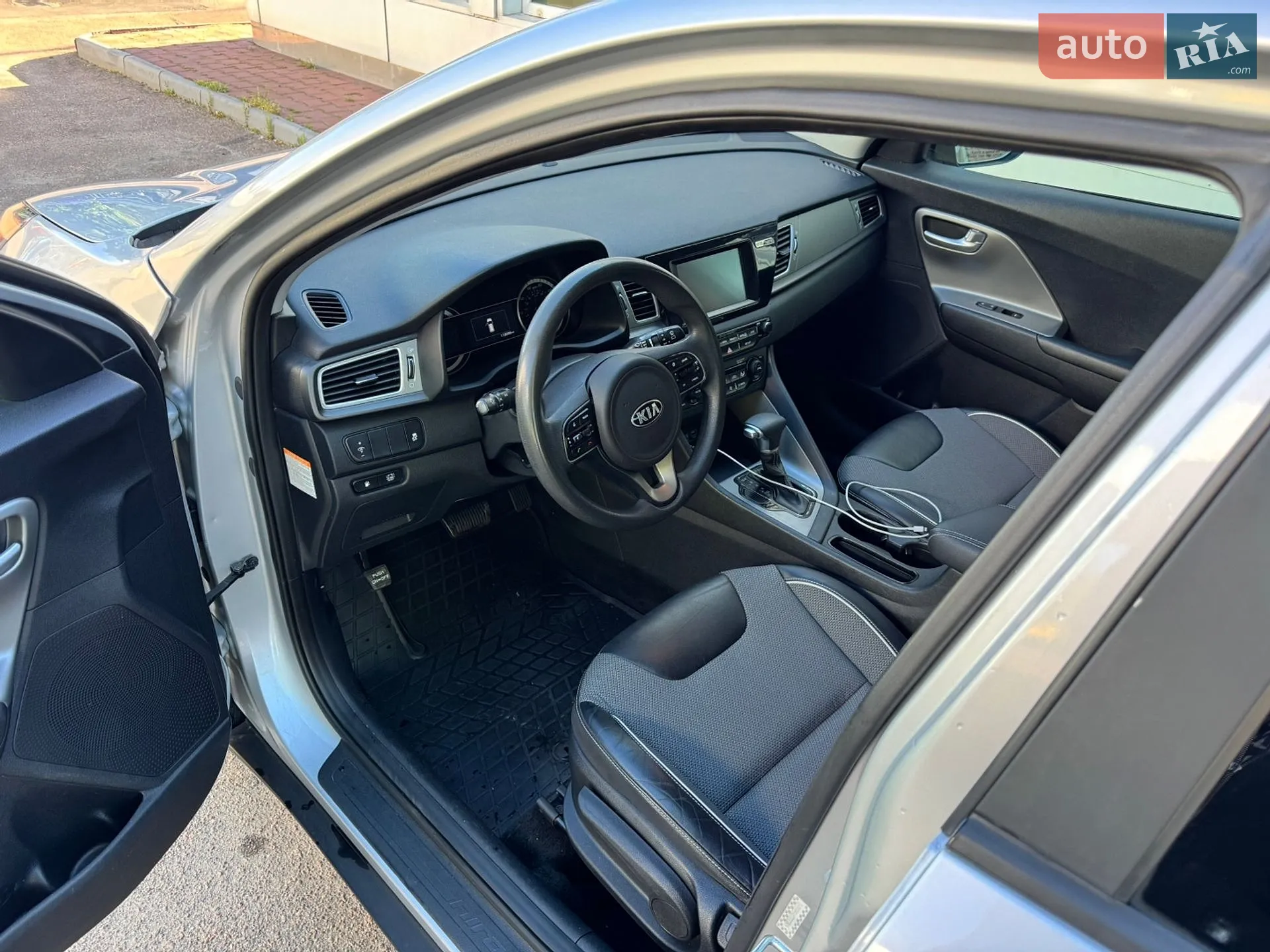 2017 Kia Niro - мініатюра 22