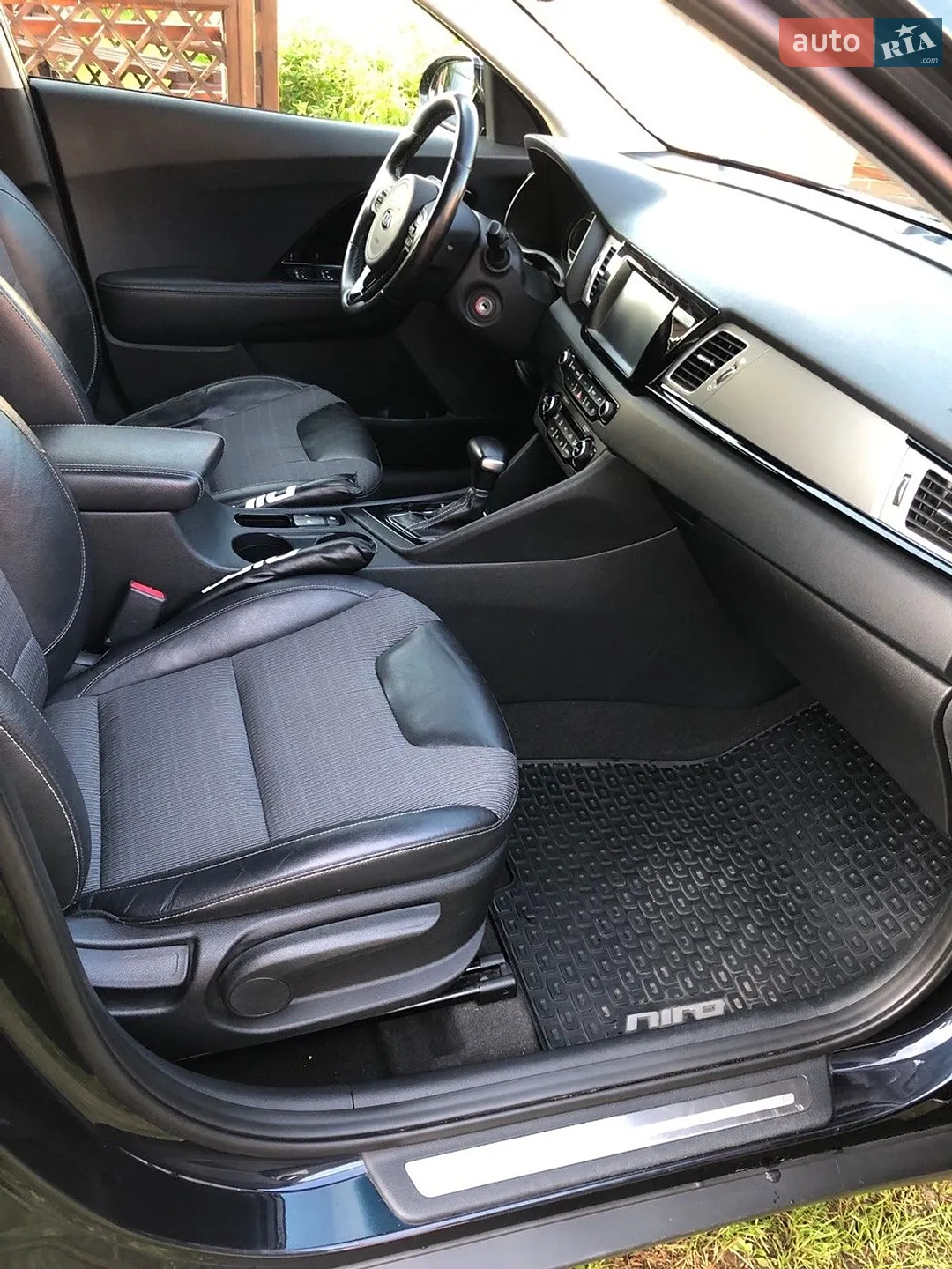 2017 Kia Niro - мініатюра 21