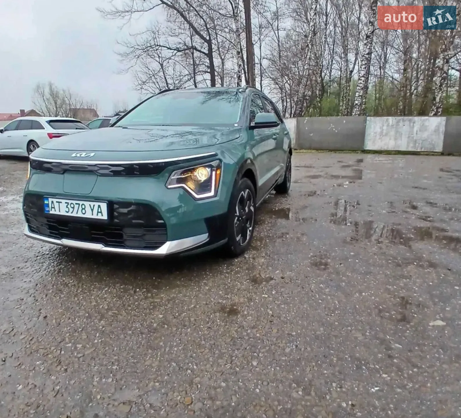 Kia Niro 2024 VIN KNDCR3L14R5113085 фото оголошення 2 з 18