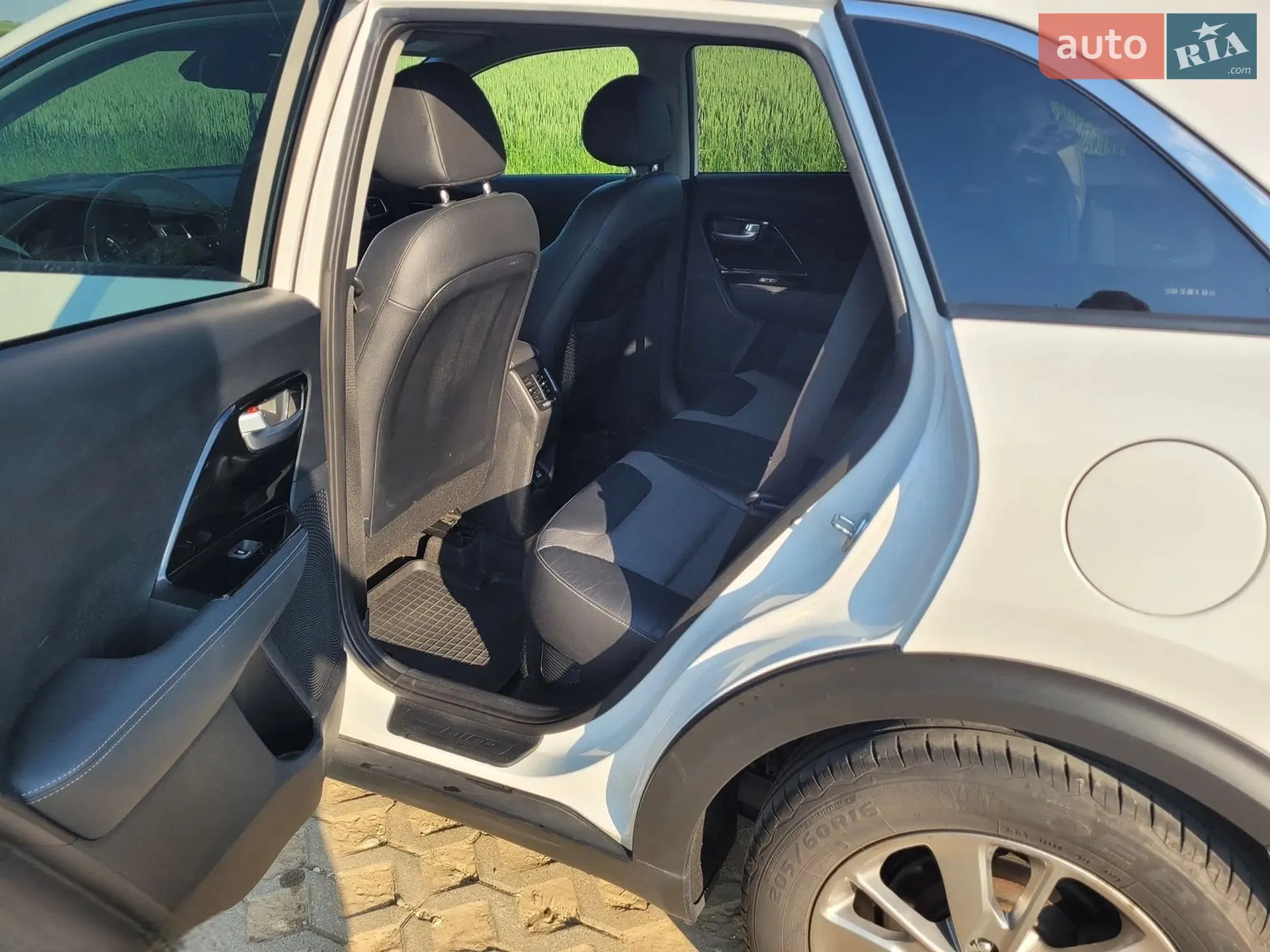 2017 Kia Niro - мініатюра 11