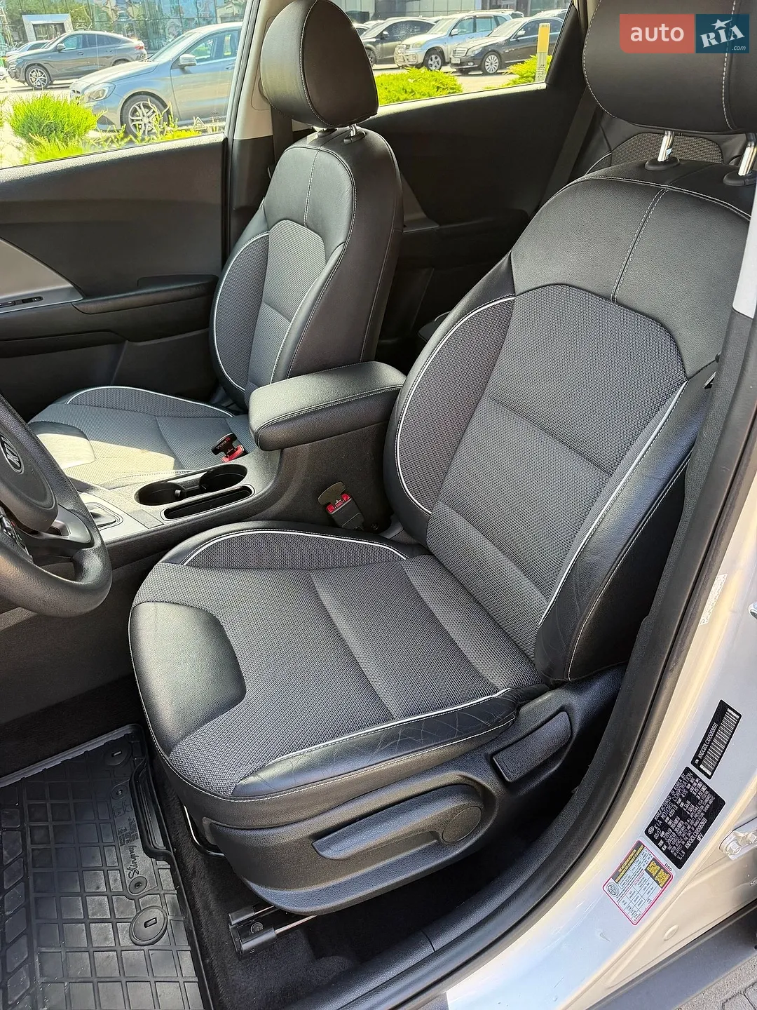 2017 Kia Niro - мініатюра 23