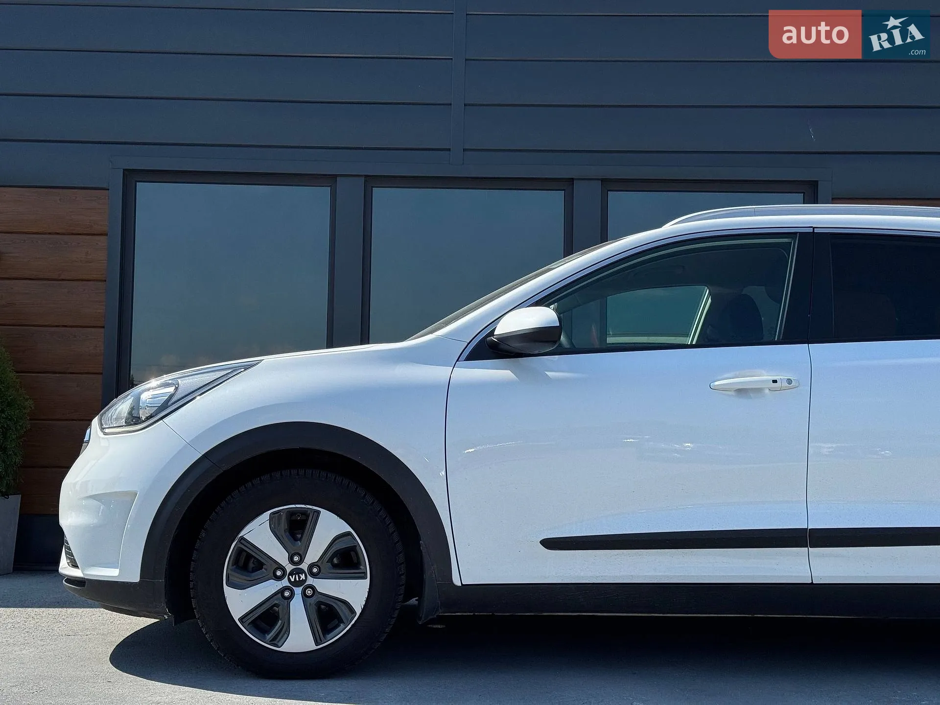 2017 Kia Niro - мініатюра 14