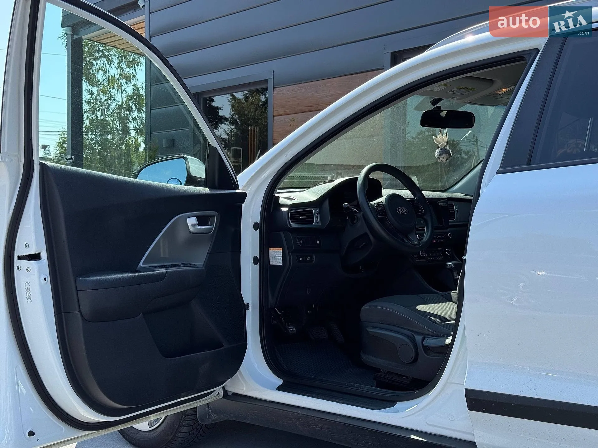 2017 Kia Niro - мініатюра 22