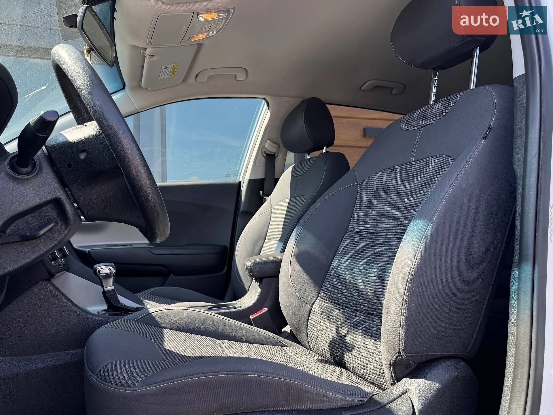 2017 Kia Niro - мініатюра 31