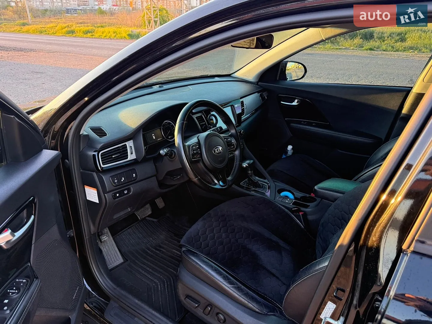 2017 Kia Niro - мініатюра 8
