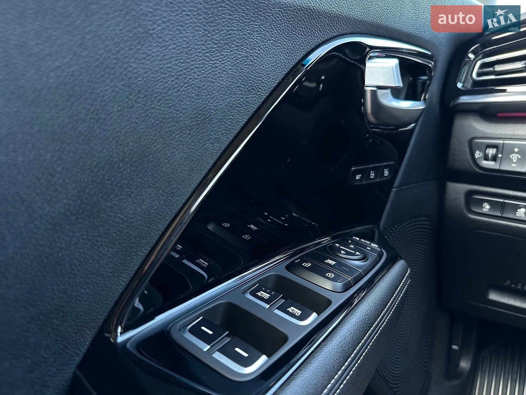 2020 Kia Niro - мініатюра 38