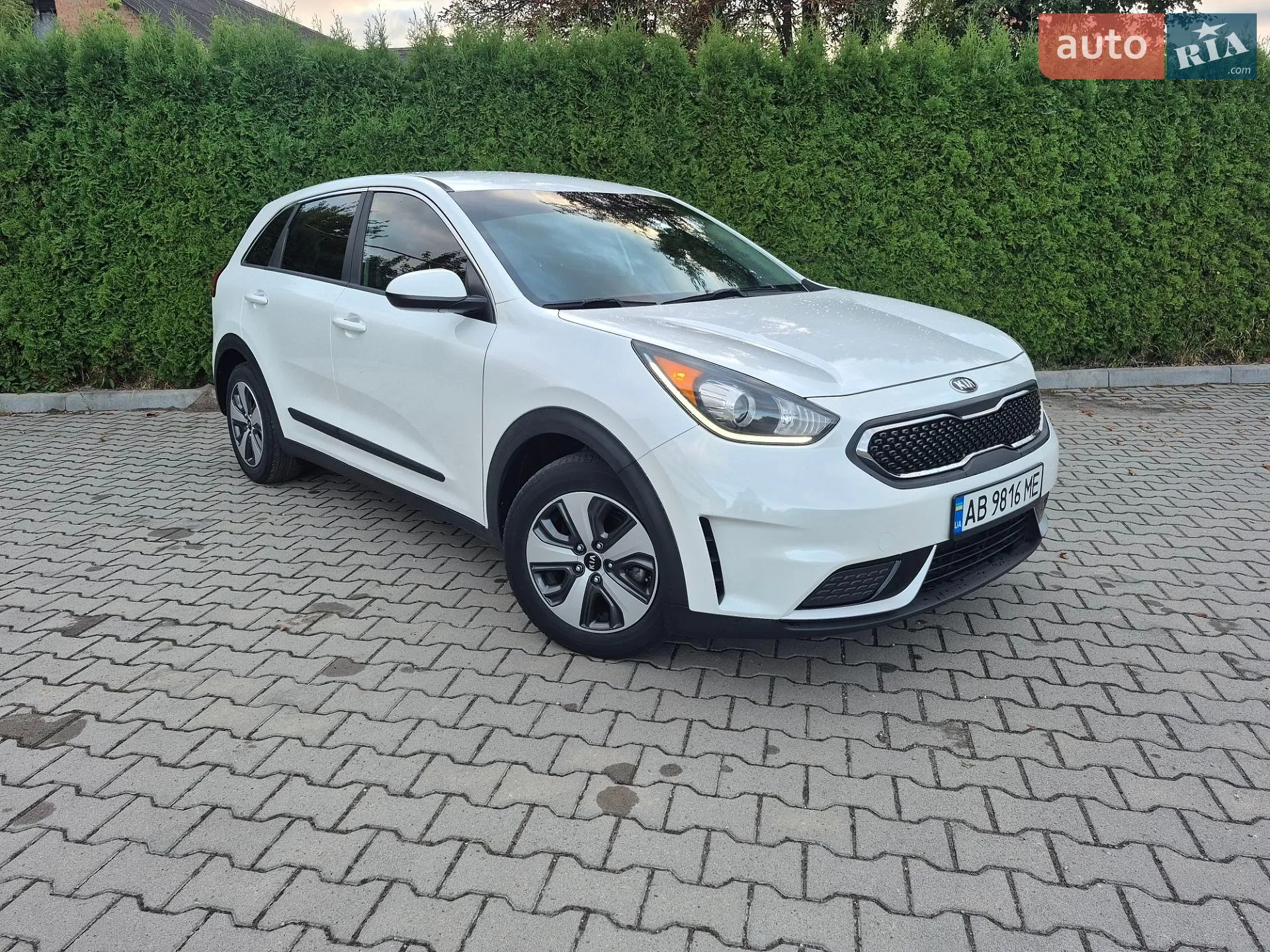 2017 Kia Niro - фото 1