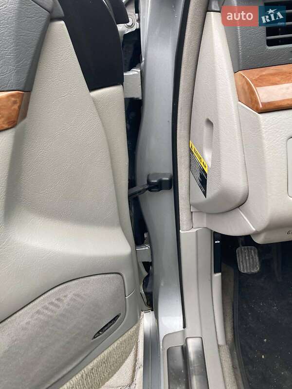 Седан Kia Opirus 2005 в Кропивницькому