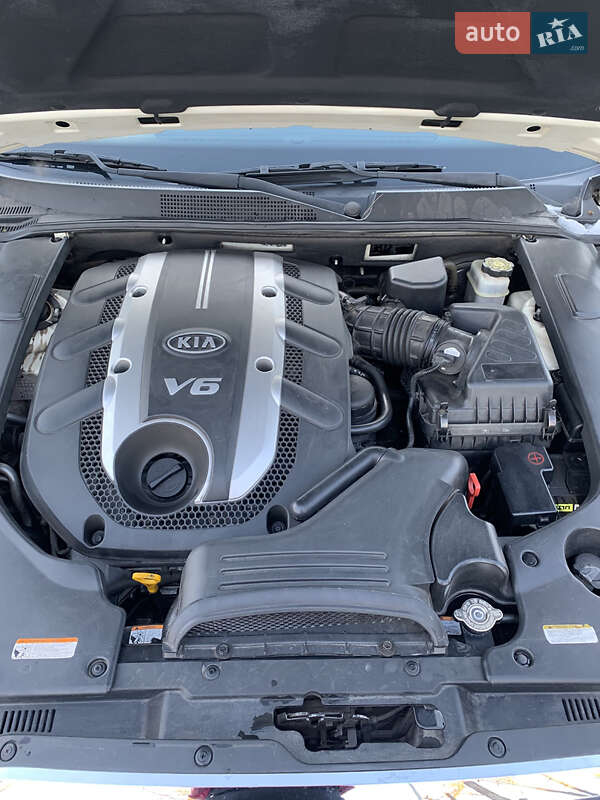 Седан Kia Opirus 2007 в Кривом Роге