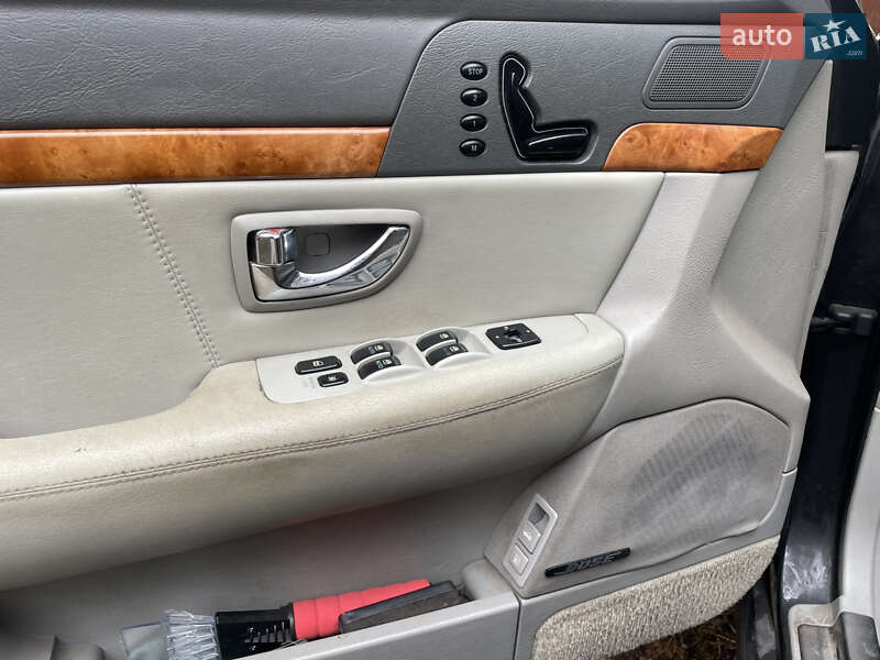 Седан Kia Opirus 2004 в Василькове