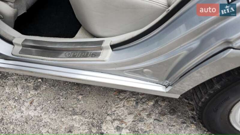 Седан Kia Opirus 2005 в Кривом Роге