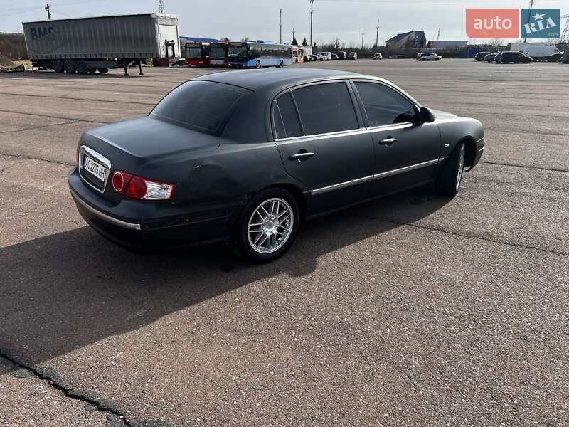 Седан Kia Opirus 2005 в Ужгороді