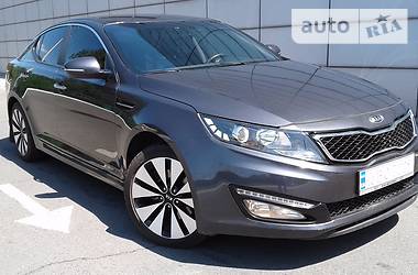 Седан Kia Optima 2012 в Днепре