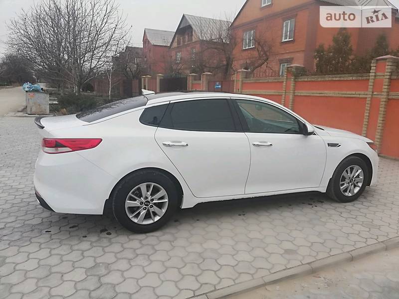 Седан Kia Optima 2016 в Мариуполе