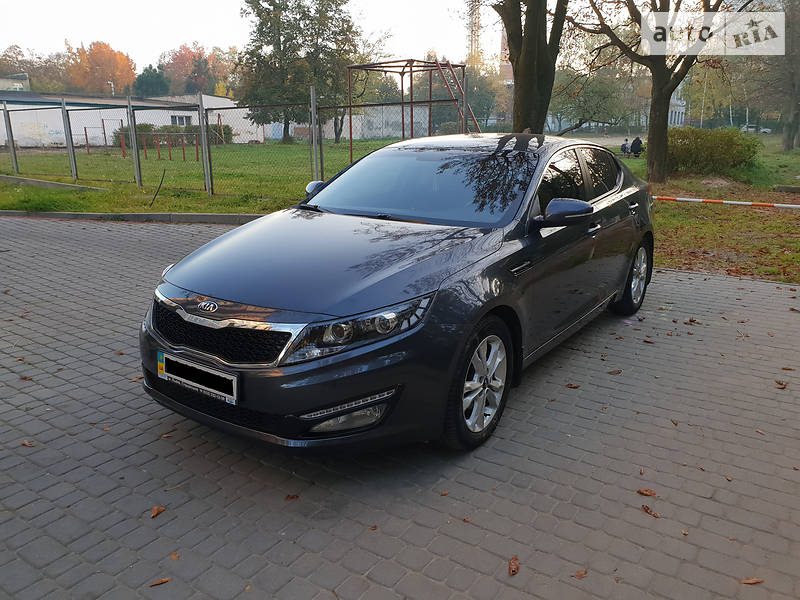 Седан Kia Optima 2012 в 