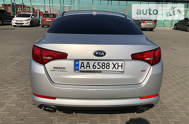 Седан Kia Optima 2012 в Киеве