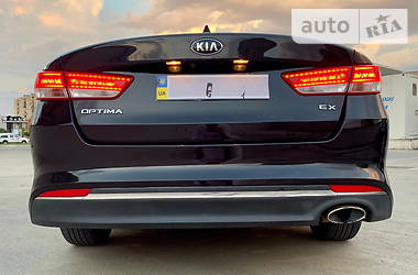 Седан Kia Optima 2016 в Киеве