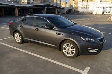 Седан Kia Optima 2013 в Киеве