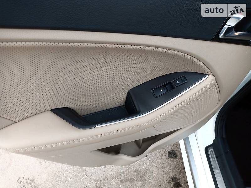 Седан Kia Optima 2014 в Харкові