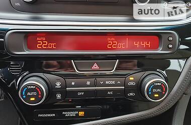 Седан Kia Optima 2015 в 
