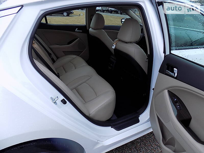 Седан Kia Optima 2015 в Києві