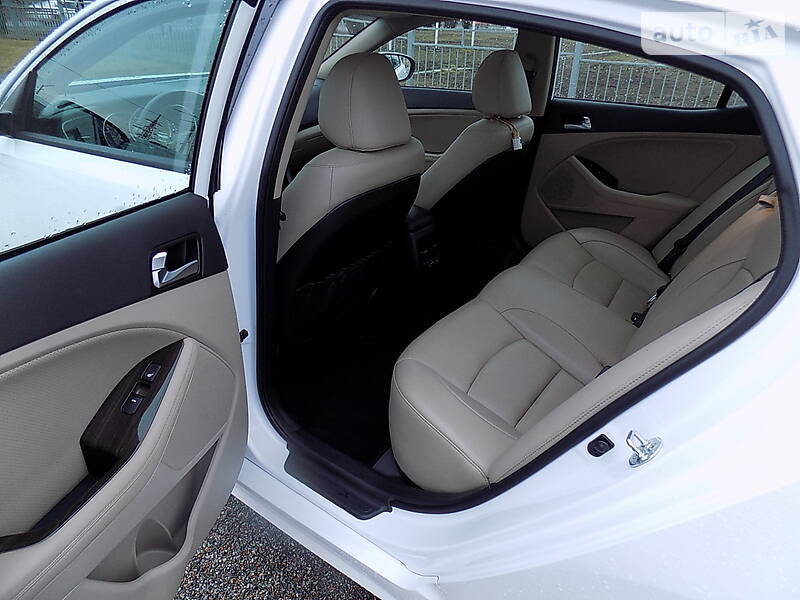 Седан Kia Optima 2015 в Києві