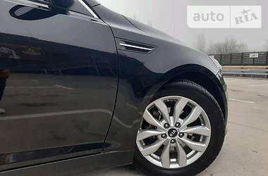 Седан Kia Optima 2015 в 