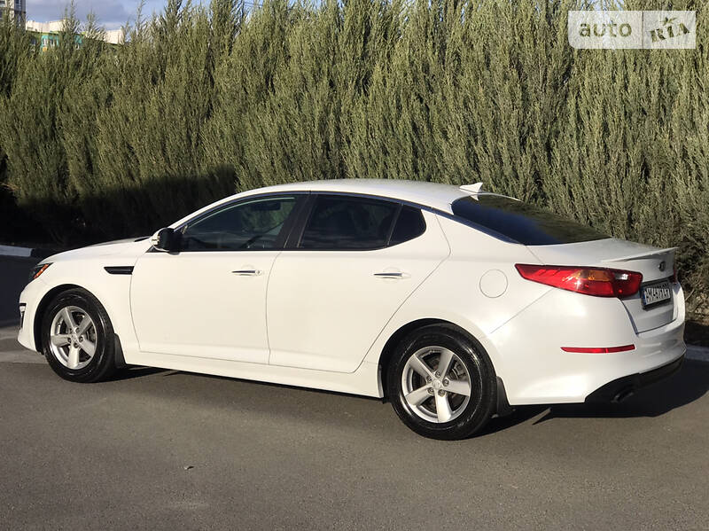 Седан Kia Optima 2015 в 