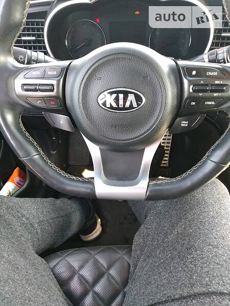 Седан Kia Optima 2015 в Кривому Розі