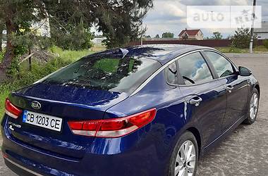 Седан Kia Optima 2017 в Киеве