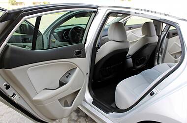 Седан Kia Optima 2014 в 