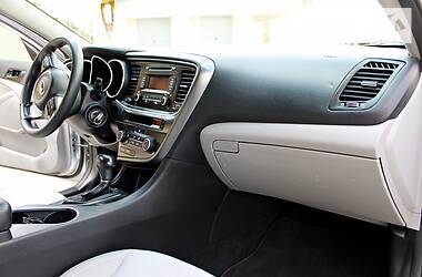 Седан Kia Optima 2014 в 