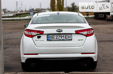 Седан Kia Optima 2012 в Южноукраинске