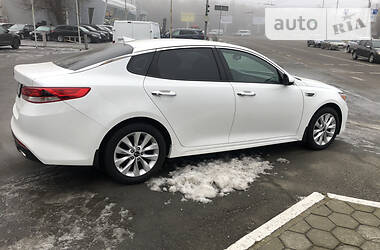 Седан Kia Optima 2017 в Днепре