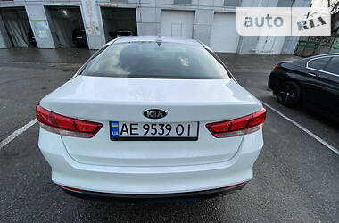 Седан Kia Optima 2016 в Запоріжжі